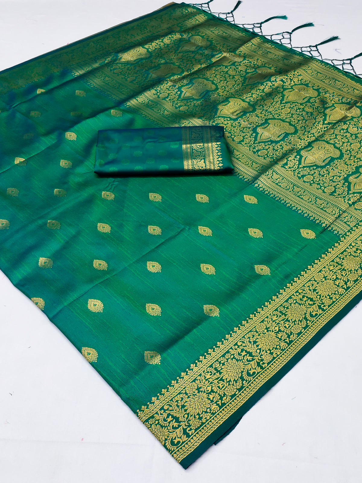 Extravagant Green Banarasi Saree