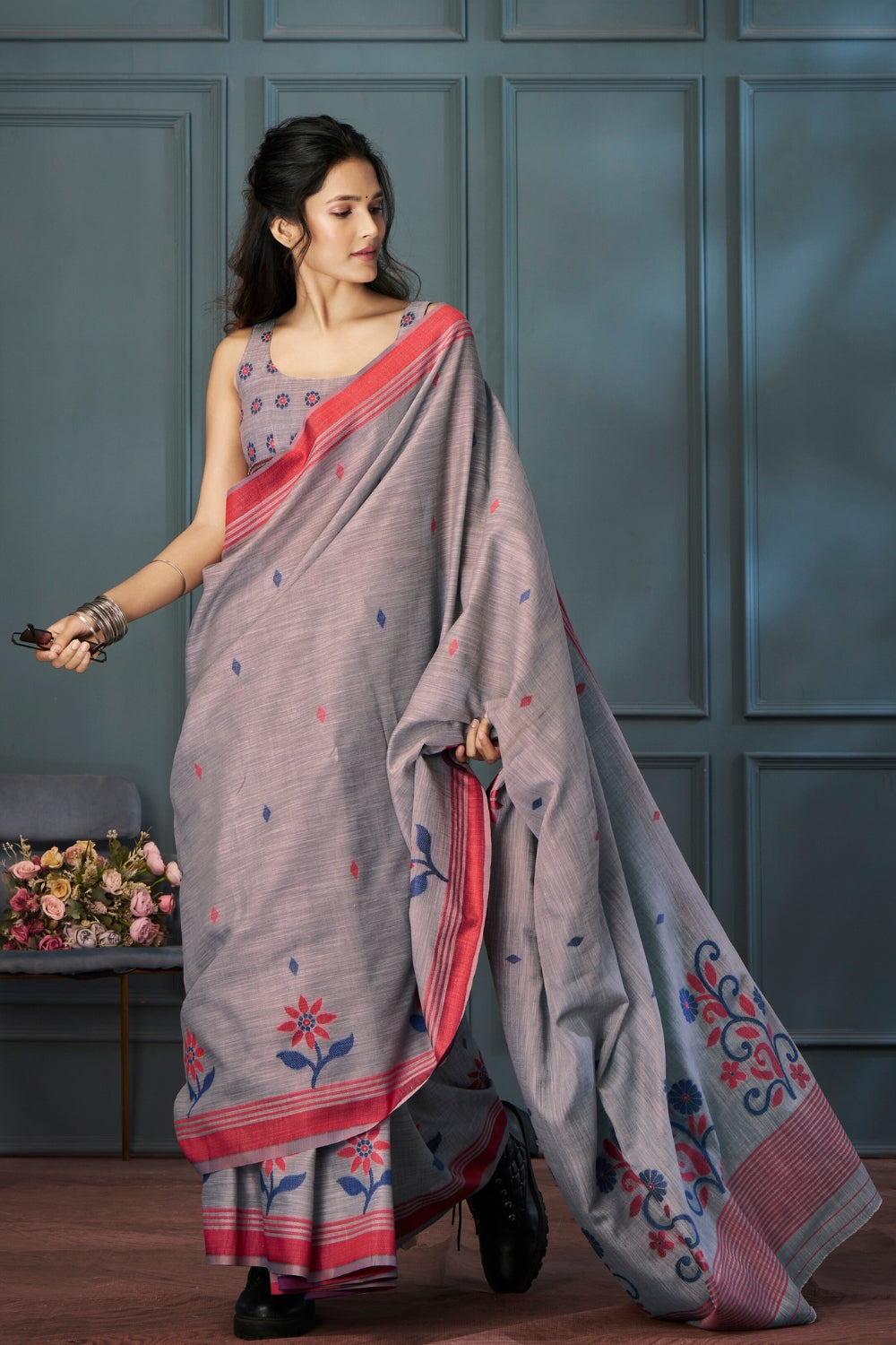 Grey Handloom Linen with Beautiful Weaving Saree