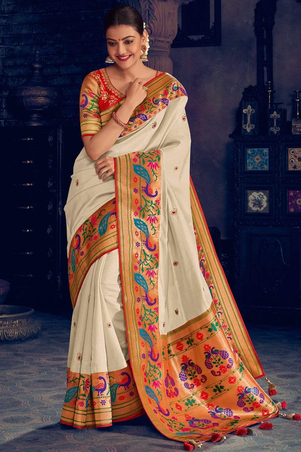 Daisy White Paithani Saree